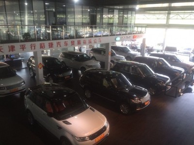 天津16款美規(guī)路虎攬勝 經(jīng)典越野與卓越動力的完美結(jié)合